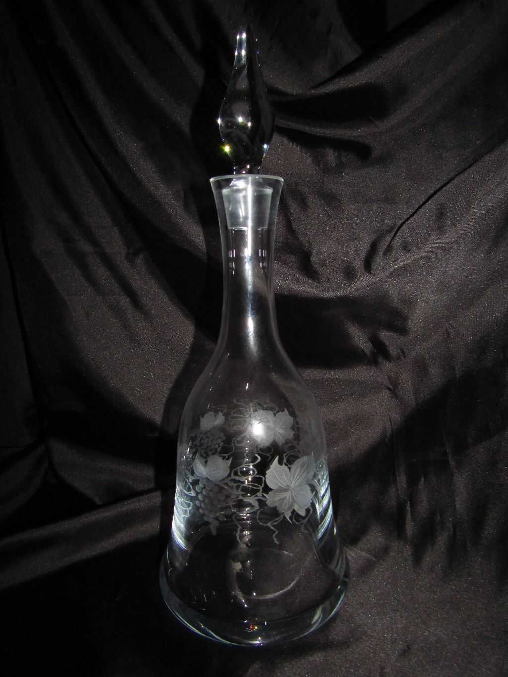 Flasche für Wein Kristallglas mit Stőpsel Hand geschliffen Muster Weinlaub LA-297 1000ml 1 Stück.