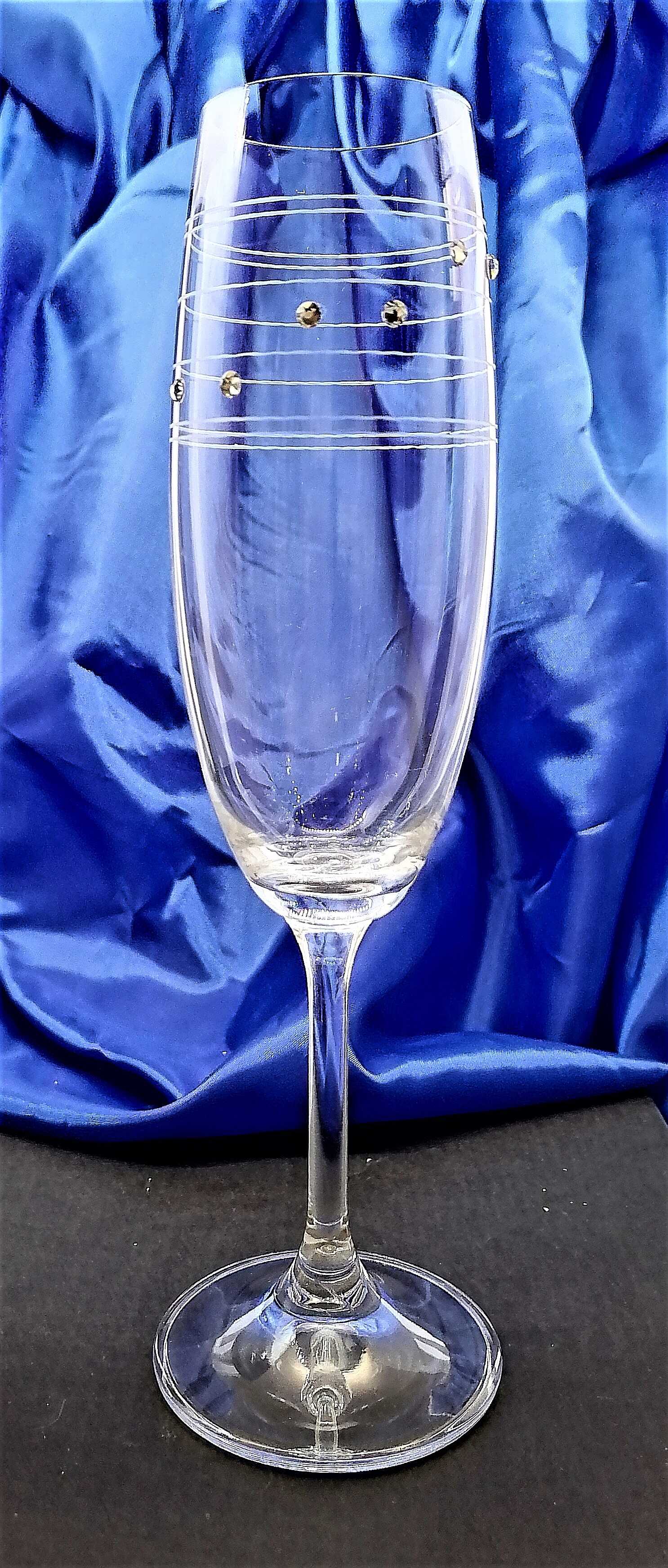 Sektkelch/ Champagner Glas mit SWAROVSkI Kristallen Hand geschliffen Muster Claudia-537 200 ml 6 Stü