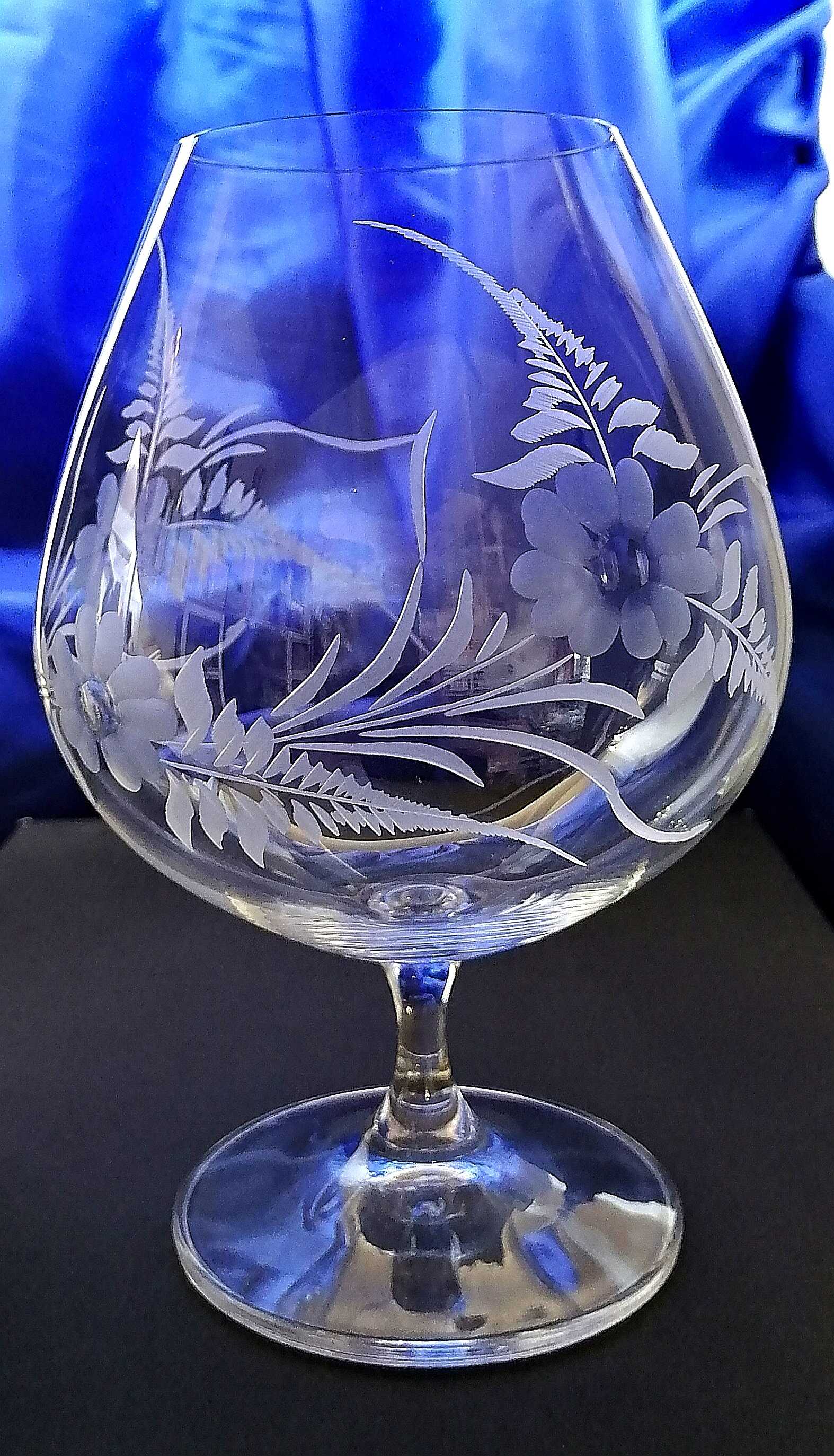 LsG-Crystal Jubilejní výroční sklenička číše  ručně ryté broušené dekor květina J-956 880 ml 1 Ks.