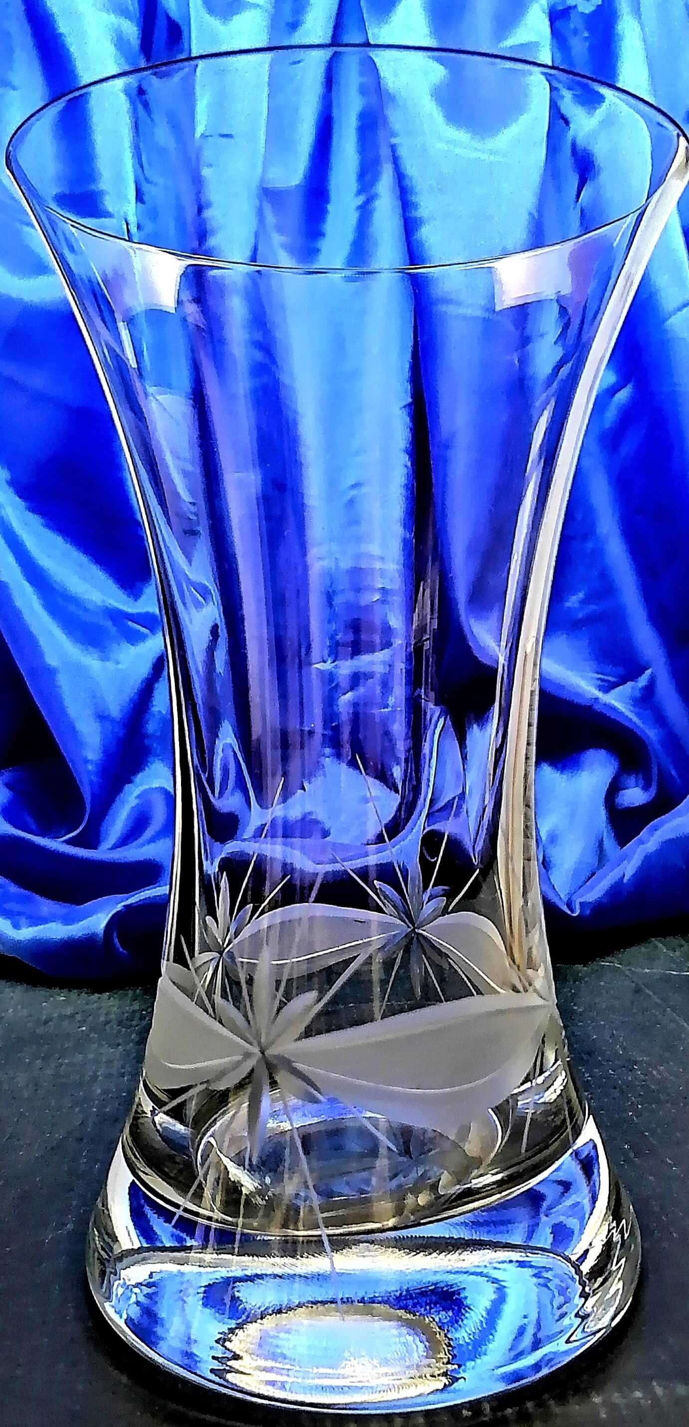 LsG-Crystal Váza skleněná křišťálová broušená rytá dekor Kanta okrasné balení WA-889 200 x 140 mm 1 Ks.