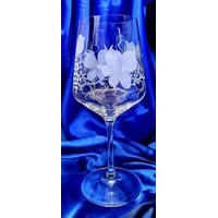 LsG-Crystal Skleničky na bílé červené víno luxusně zdobené ručně ryté dekor Víno barevné balení Sandra-10570 570ml 4 Ks.